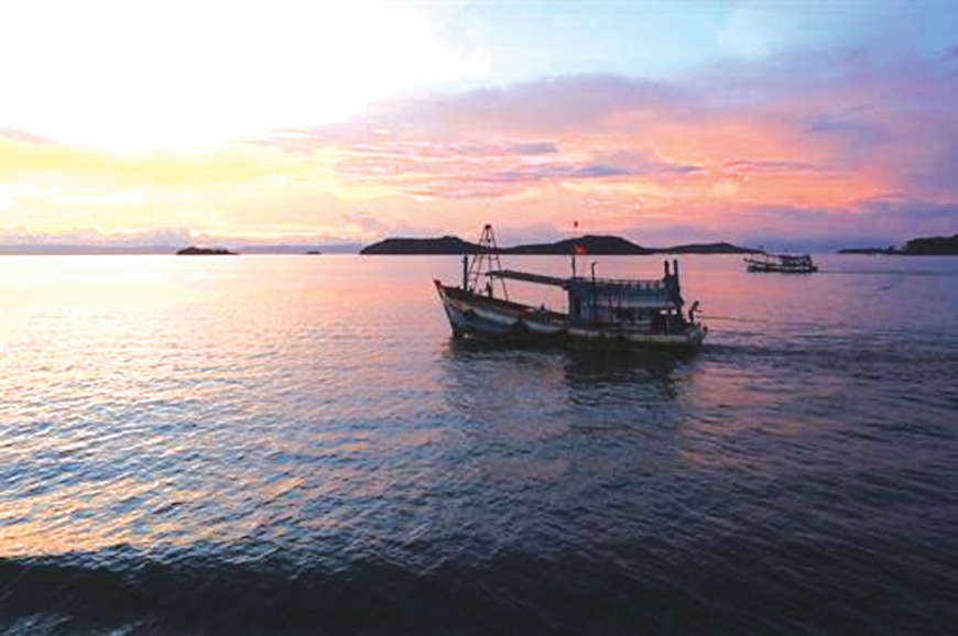 Ngắm hoàng hôn trên biển Tây Nam Tổ quốc
