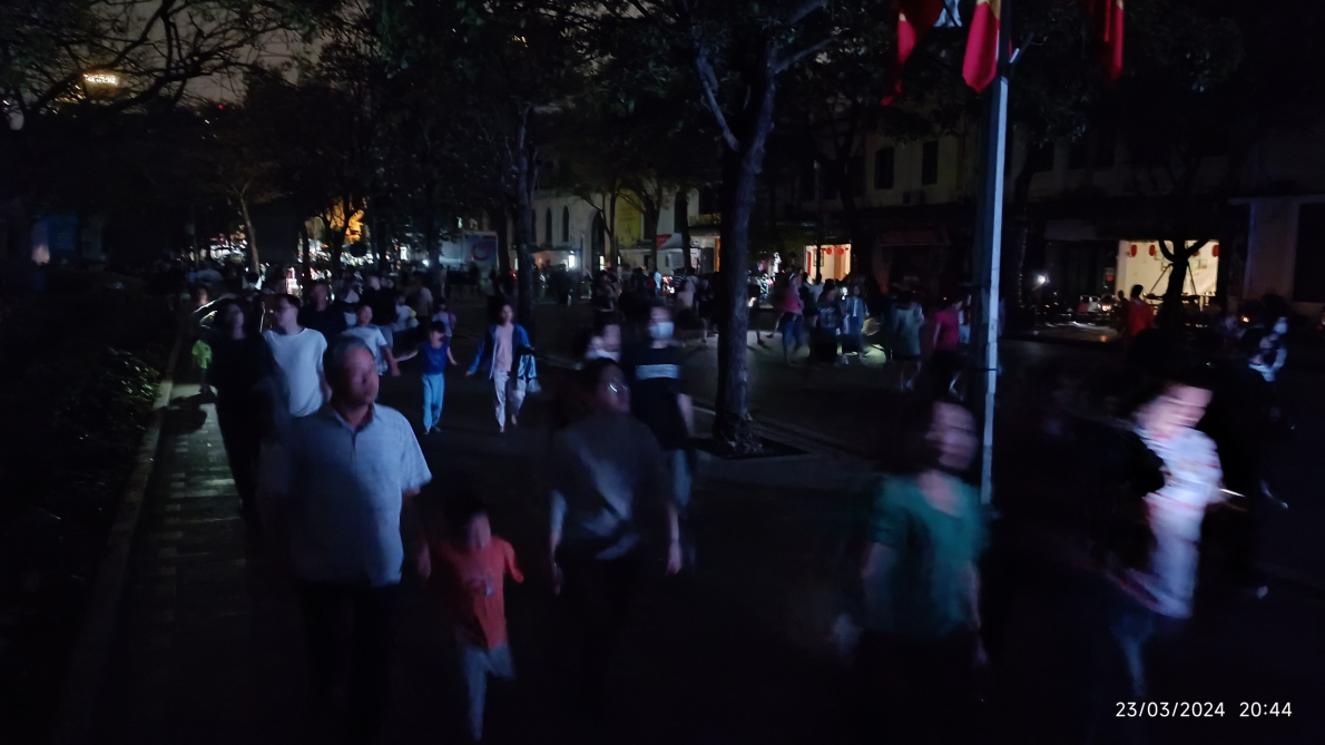 EVN tích cực hưởng ứng chiến dịch giờ trái đất năm 2024