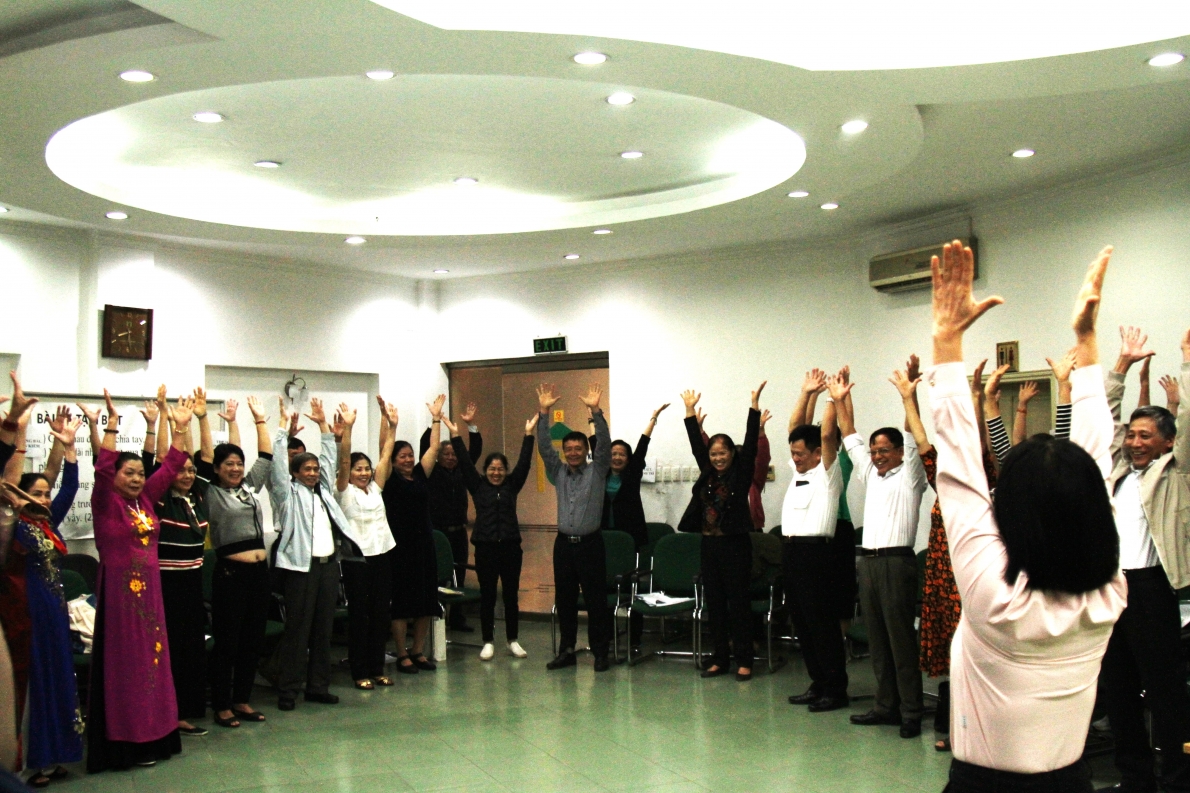 Một trong những hoạt động thư giãn tại lớp tập huấn CLB LTHTGN TP Hà Nội