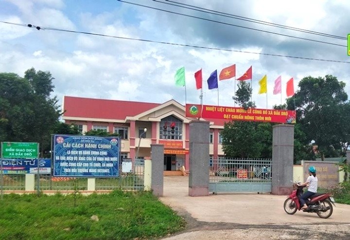 “Lão nông” góp sức xây dựng quê hương giàu mạnh