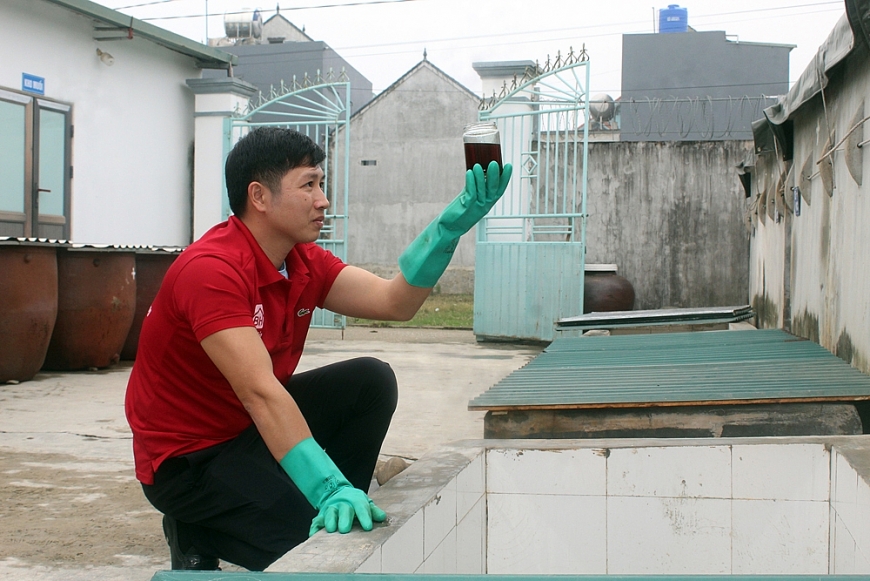 Gia đình 4 đời gìn giữ nghề mắm Khúc Phụ truyền thống