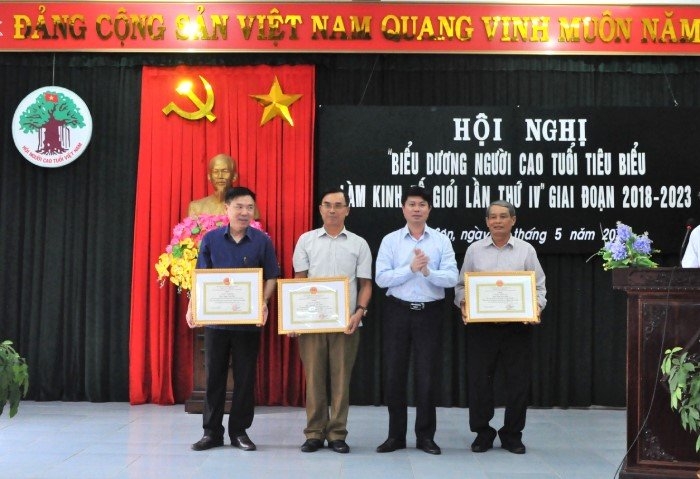 Nhiều NCT huyện Kim Sơn làm kinh tế giỏi