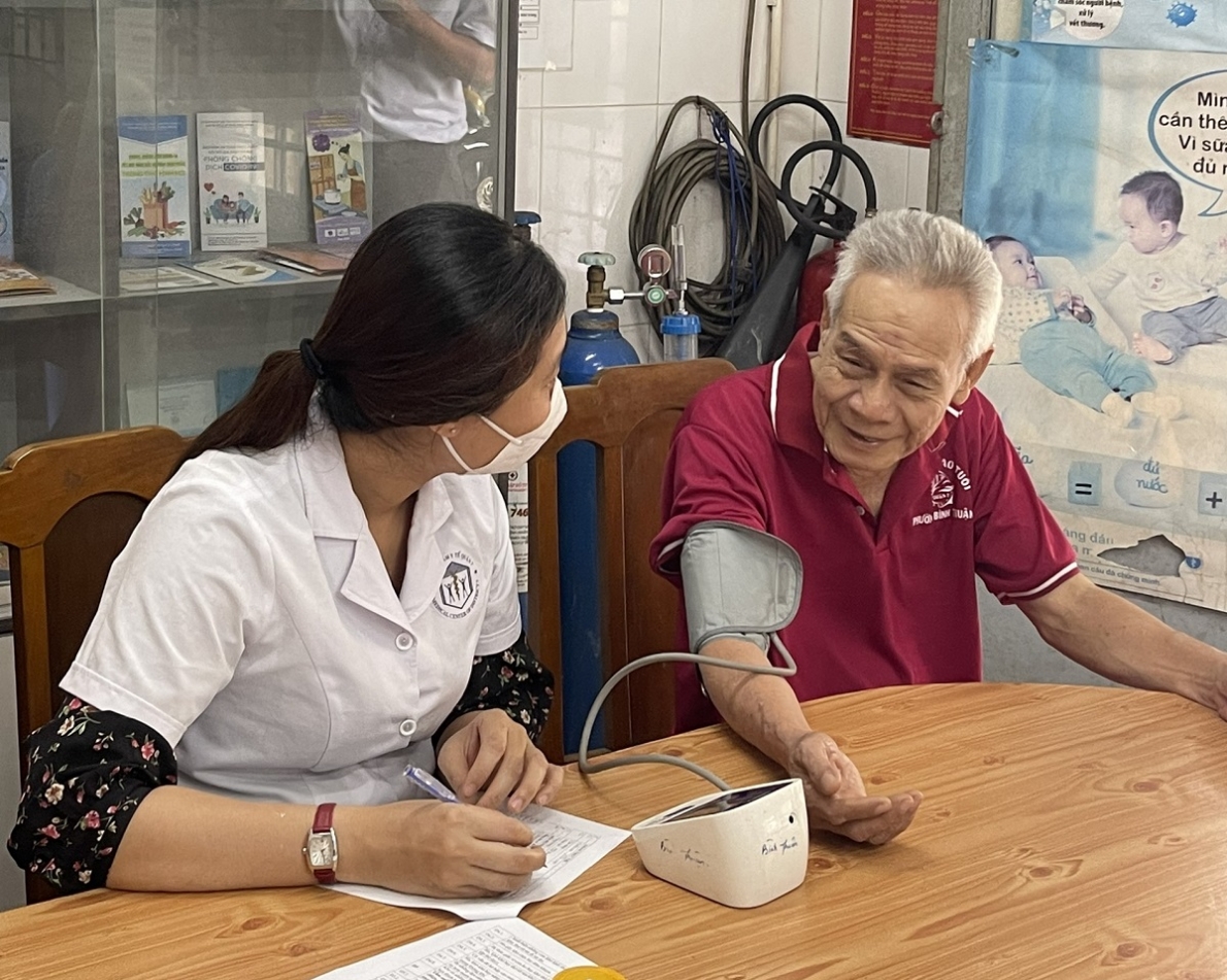 Năm 2024, sẽ khám, tư vấn sức khỏe miễn phí cho 30.000 NCT trên địa bàn