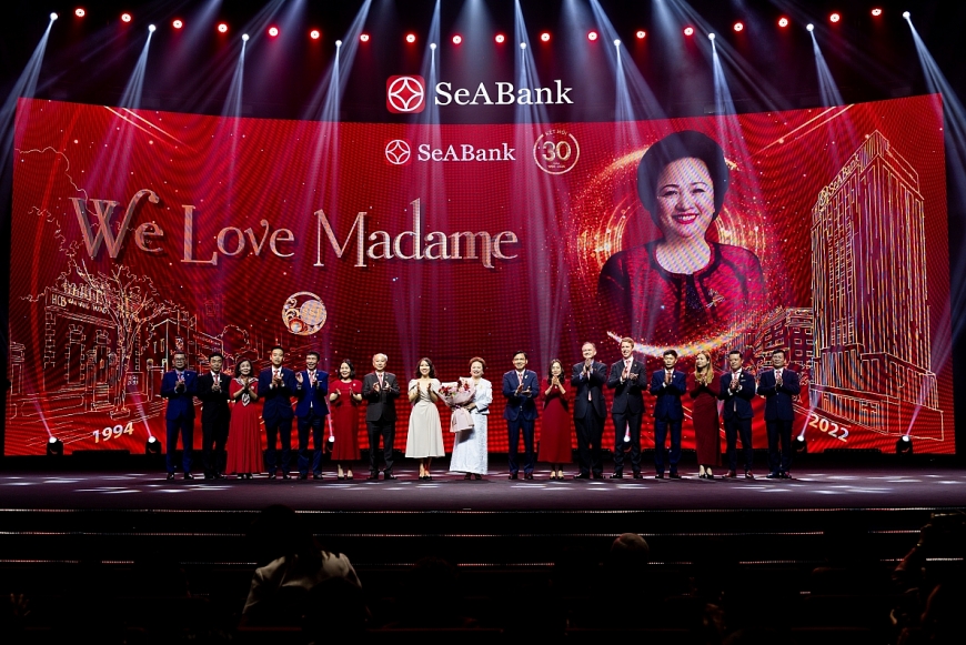  Ban Lãnh đạo SeABank tri ân Phó Chủ tịch thường trực HĐQT Nguyễn Thị Nga