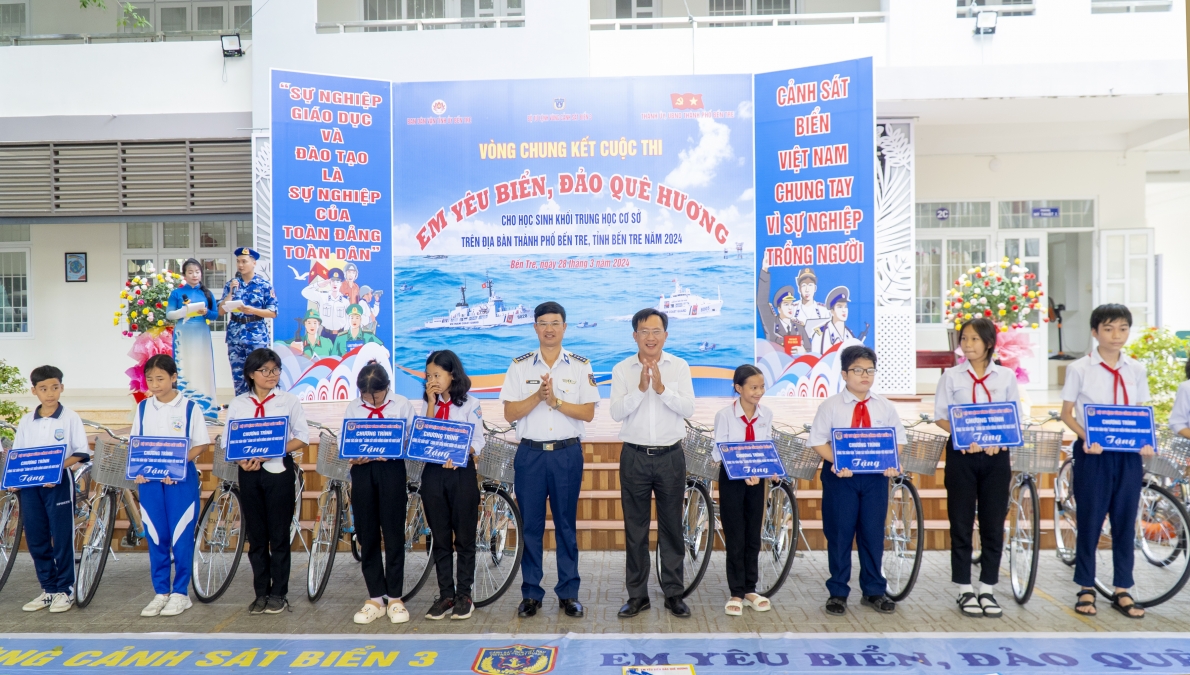 Chung kết cuộc thi “Em yêu biển, đảo quê hương”