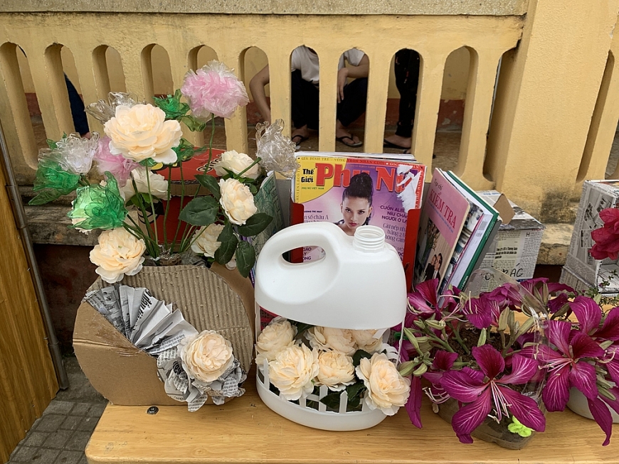 Học sinh ‘hồi sinh’ rác thải thành trang phục, đồ trang trí