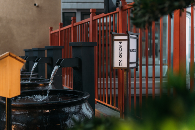 Một bể tắm chum tại Mori Onsen