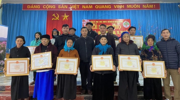 Nhiều hoạt động thiết thực chăm lo sức khỏe, tinh thần cho người cao tuổi