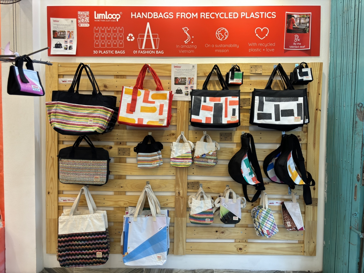 Cửa hàng tái sinh rác thải, lan toả lối sống xanh