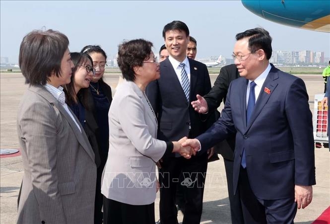 Chủ tịch Quốc hội Vương Đình Huệ thăm thành phố Thượng Hải