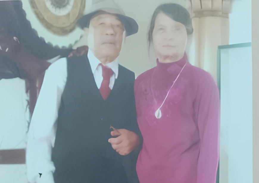 Vợ chồng bà Trần Thị Tường Thư.