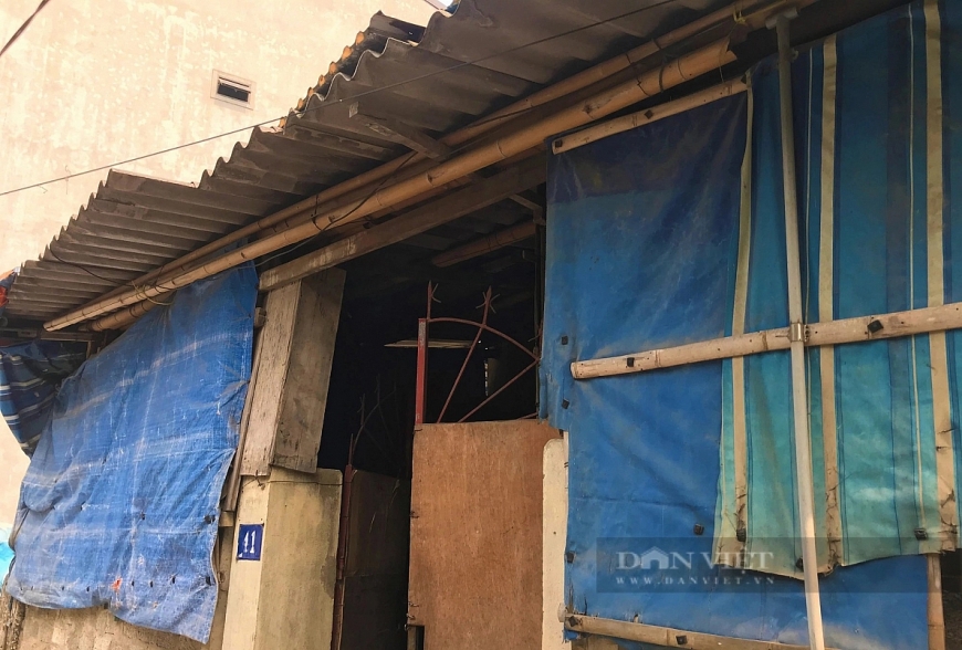 Vợ chồng già sống cùng cực trong căn nhà dột nát