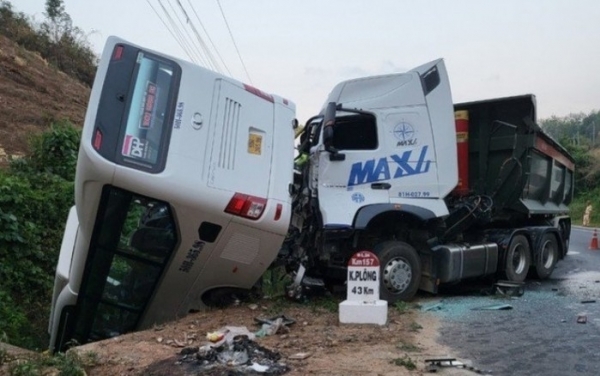 Kon Tum: Khởi tố vụ án vụ xe chở đoàn cán bộ Cục Quản lý thị trường TP Hồ Chí Minh gặp tai nạn