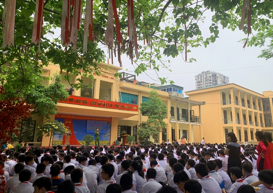 Tuyên truyền Luật giao thông, phòng ngừa tai nạn đuối nước cho học sinh