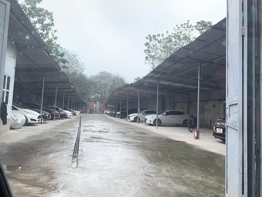 Tiềm ẩn cháy, nổ từ loạt nhà xưởng, bãi trông giữ xe trái phép