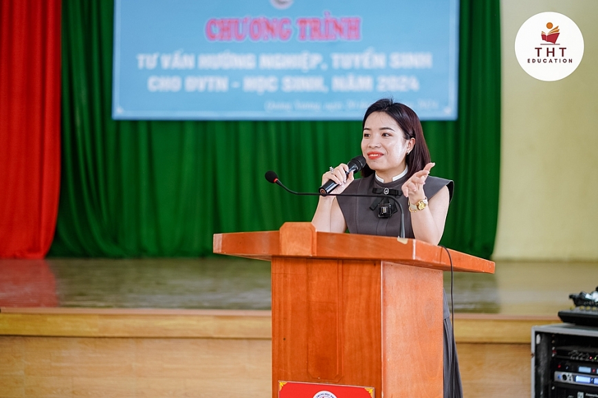 Sôi nổi chương trình tư vấn hướng nghiệp cho học sinh cuối cấp