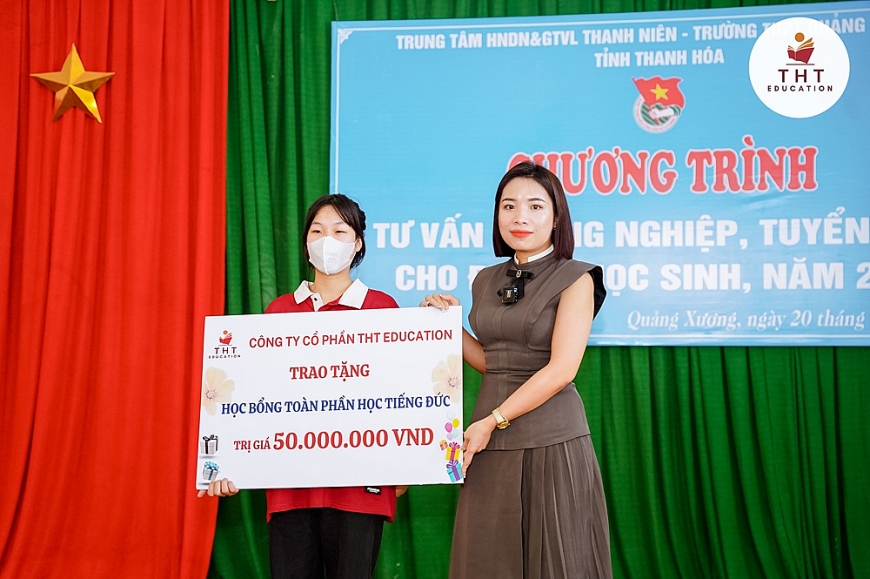 Sôi nổi chương trình tư vấn hướng nghiệp cho học sinh cuối cấp