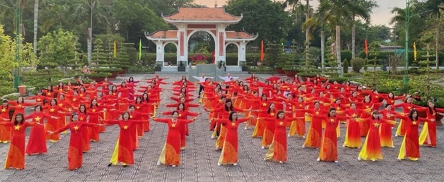 Các phong trào CLB dành cho NCT trên địa bàn TP Cà Mau ngày càng phát triển.