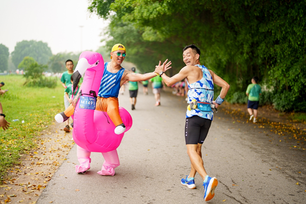 Khoảnh khắc vui vẻ trên đường chạy