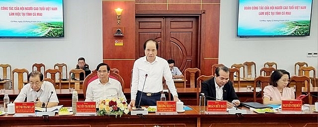 Ông Trương Xuân Cừ, Phó Chủ tich Trung ương Hội phát biểu tại buổi làm việc 8/ Ông Đoàn Hữu Bẩy, Chánh văn phòng Trung ương Hội phát biểu tại buổi làm việc