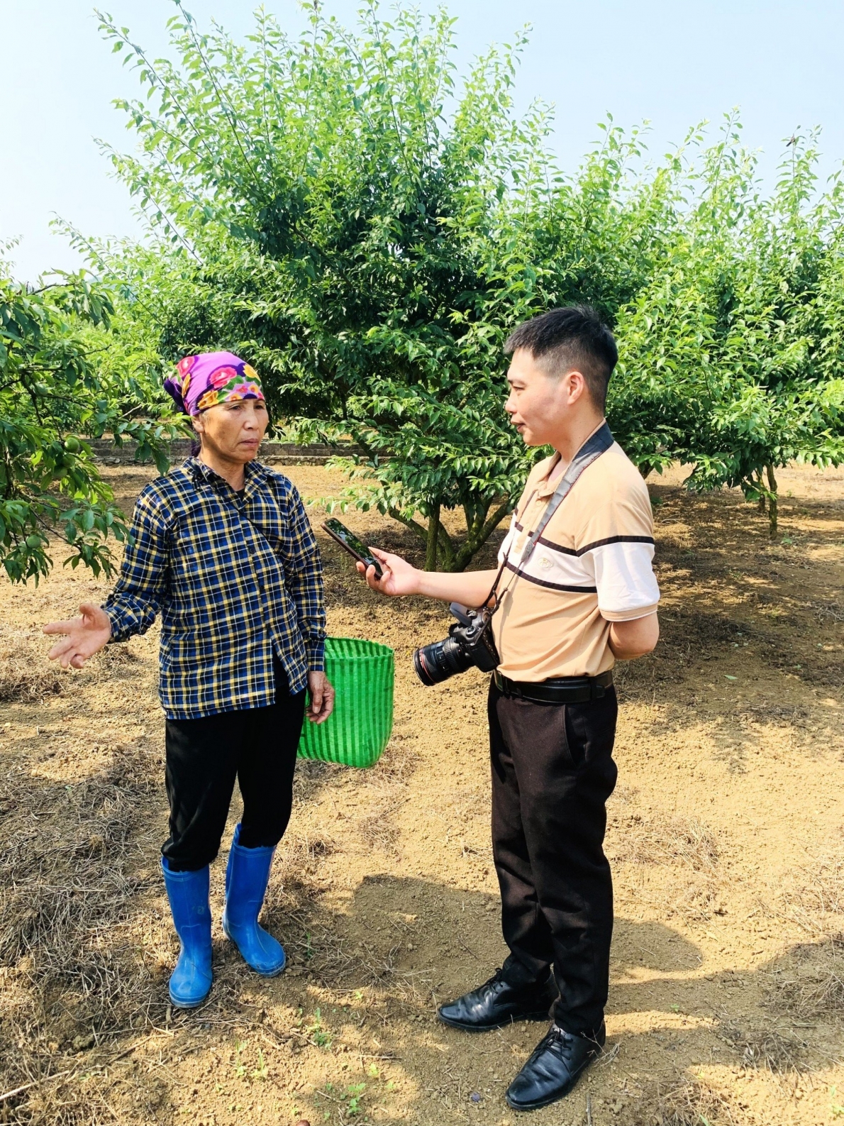 Cách làm giàu của bà Thông Vlog