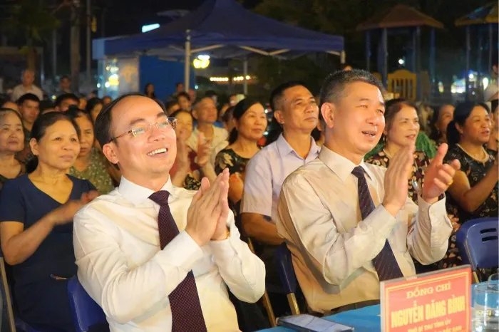 Hào khí non sông và giọng ca trẻ mãi