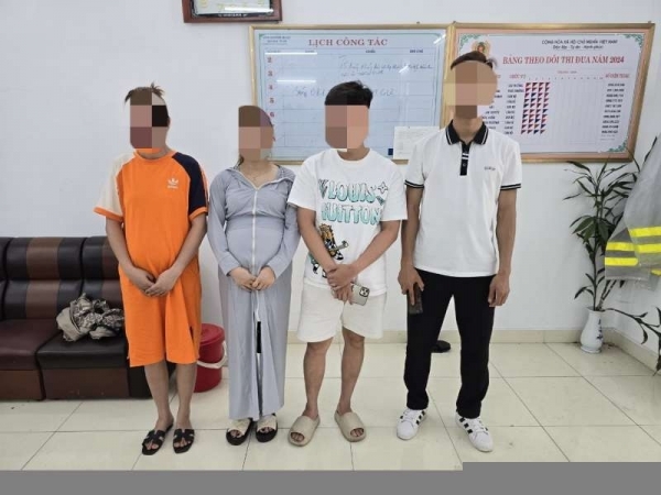 Hải Dương: Tạm giữ Maybach S400 trong đoàn xe rước dâu dừng giữa đường để chụp ảnh