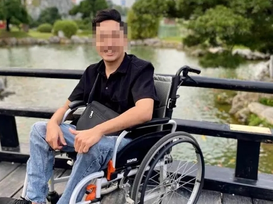 Xử phạt tiktoker tố bị đuổi khỏi quán phở vì ngồi xe lăn