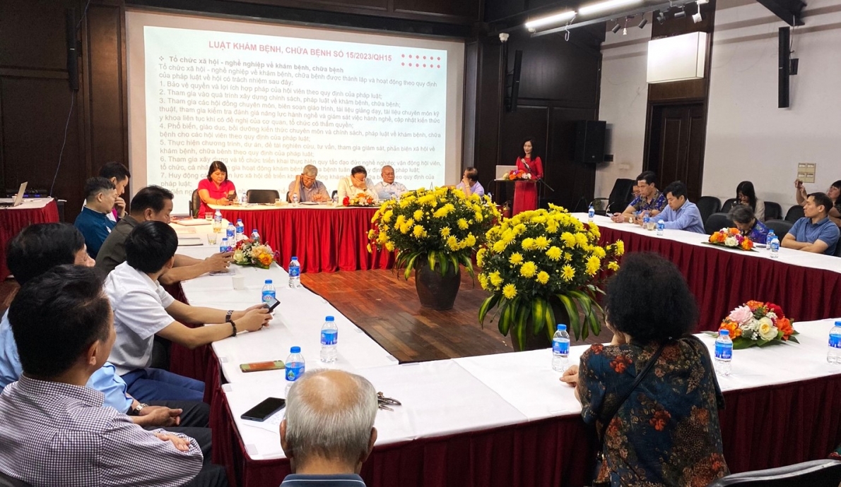 Quang cảnh tại buổi tọa đàm “Nghề Đông y Hoàn Kiếm gắn với sự phát triển phố nghề Lãn Ông”.