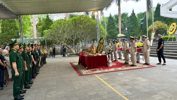 An táng 2 cán bộ kiểm lâm hy sinh khi chữa cháy rừng tại Nghĩa trang liệt sĩ quốc gia Vị Xuyên