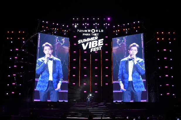 Biển người đổ về Novaworld Phan Thiet dịp lễ 30/4