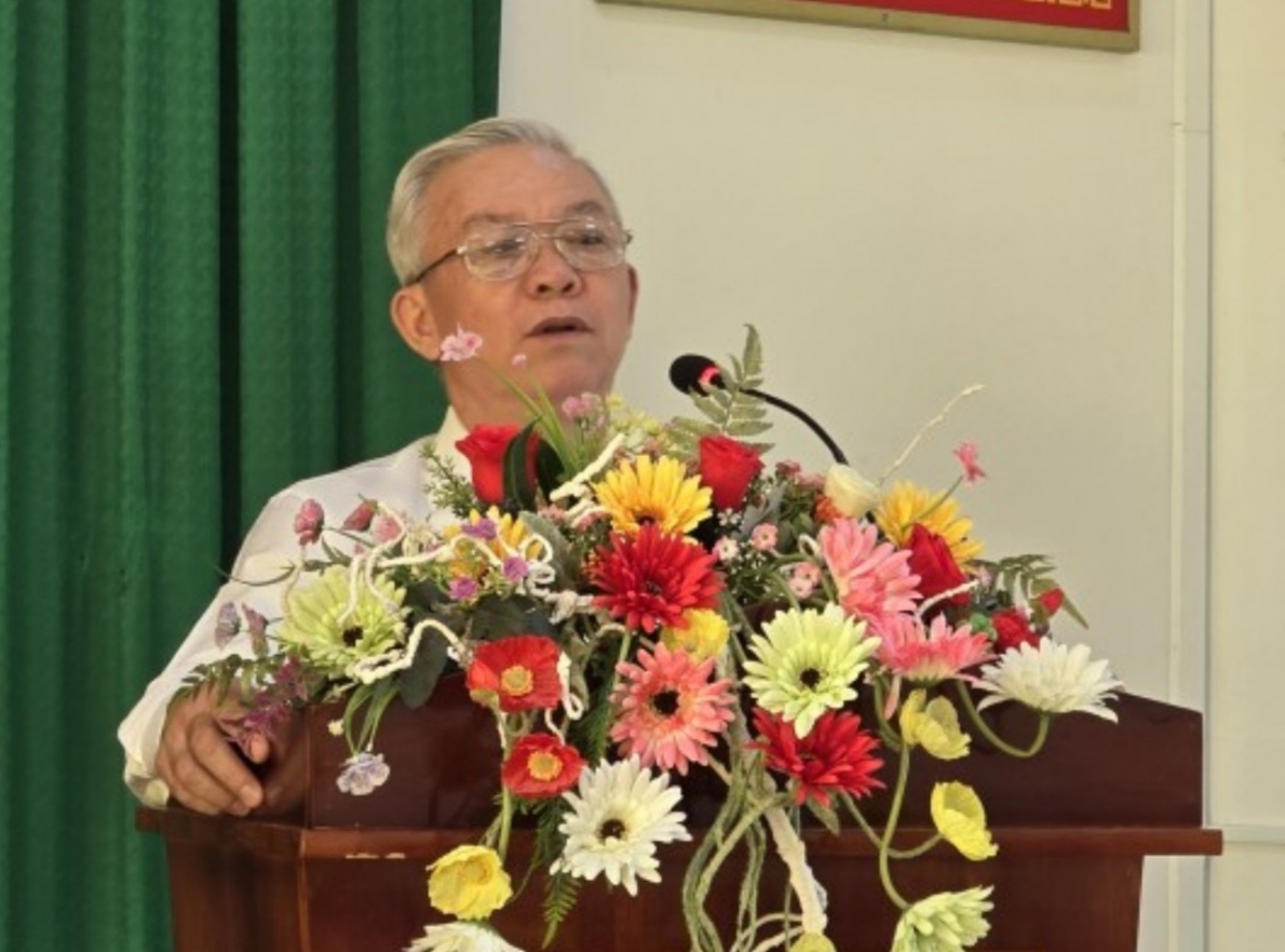 Ra mắt CLB Liên thế hệ tự giúp nhau khu phố 7