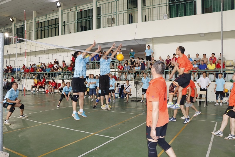 Các địa phương sôi nổi Giải bóng chuyền hơi trung, cao tuổi năm 2024