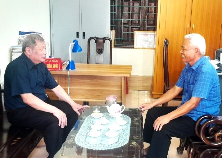 Ông Vũ Văn Diễn thường tranh thủ ý kiến chỉ đạo của lãnh đạo Hội NCT huyện...