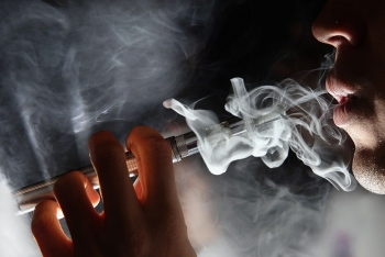 Thủ tướng Chính phủ yêu cầu triệt phá các đường dây pha trộn chất cấm vào thuốc lá điện tử