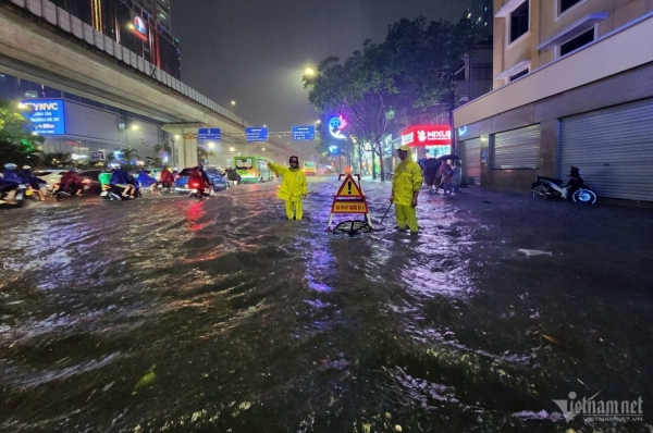 Khẩn trương ứng phó mưa lớn kèm dông lốc, sét, mưa đá và gió giật mạnh