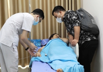 Bộ Y tế vào cuộc vụ hơn 300 công nhân ở Vĩnh Phúc nghi bị ngộ độc