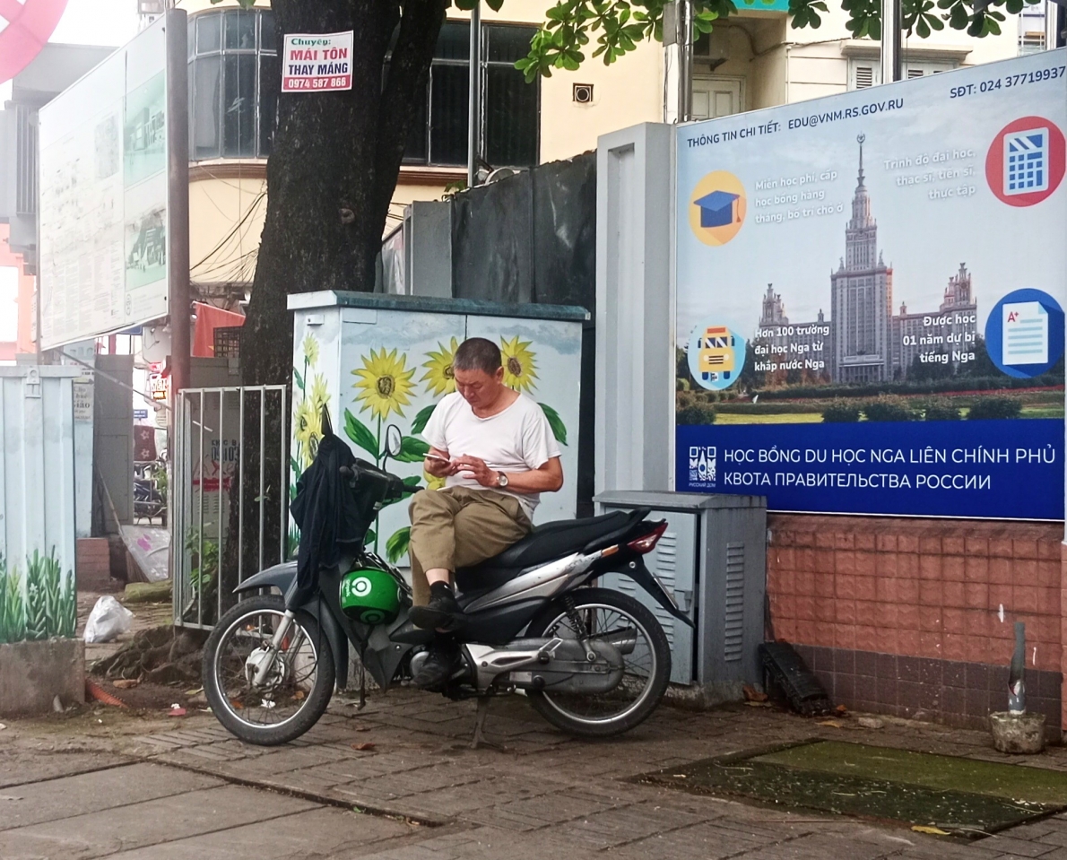 Bài 1: Nỗi lo cơm áo, gạo tiền