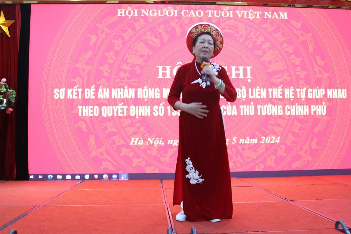 Tuổi cao vẫn nhiệt huyết với các phong trào