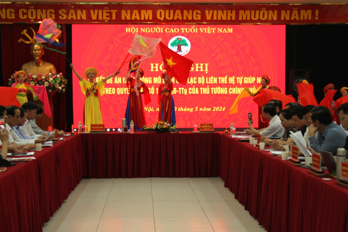 Tuổi cao vẫn nhiệt huyết với các phong trào