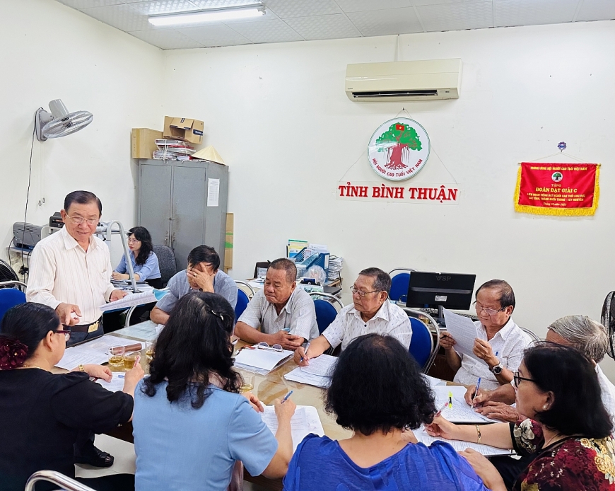 Ông Đào Xuân Nay chủ trì cuộc họp triển khai kế hoạch thành lập Hội NCT.