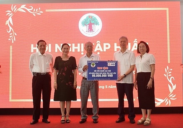 Một thoáng với thành phố ven sông