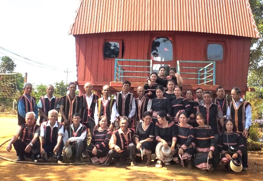 Họp mặt giao lưu văn nghệ NCT huyện Ia Grai chào mừng kỉ niệm 29 năm Ngày thành lập Hội NCT Việt Nam (10/5/2024)