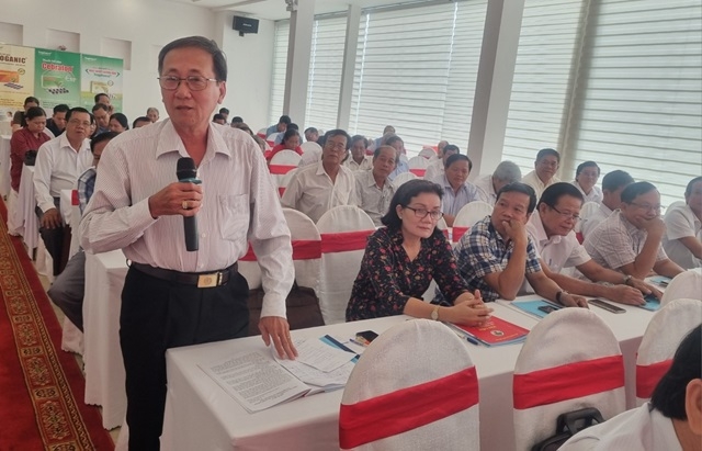 Ông Phạm Anh Tuấn, Trưởng BĐD Hội NCT tỉnh Cà Mau tham gia đóng góp ý kiến tại buổi thảo luận.