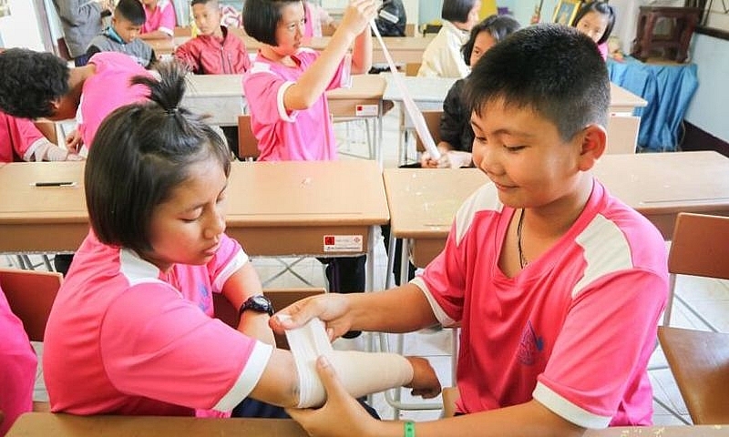 Kỹ năng phòng tránh thương tích và sơ cứu cho trẻ em 