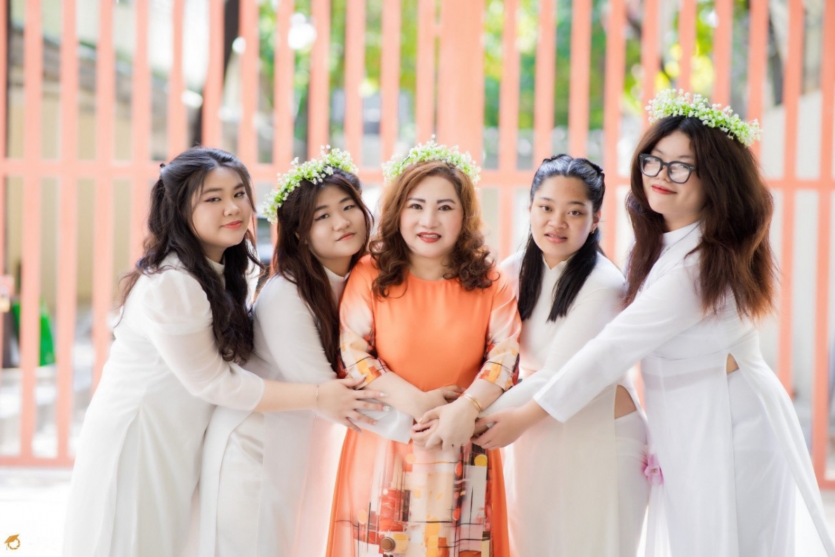 Xúc động với bài phát biểu của Hiệu trưởng Trường THCS - THPT Hồng Hà tại lễ tri ân cuối năm học