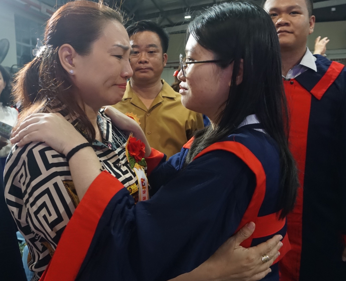 Xúc động với bài phát biểu của Hiệu trưởng Trường THCS - THPT Hồng Hà tại lễ tri ân cuối năm học