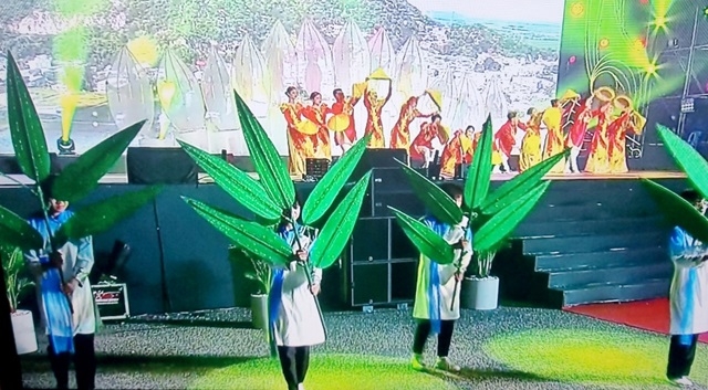 Tiết mục văn nghệ tại buổi lễ khai mạc