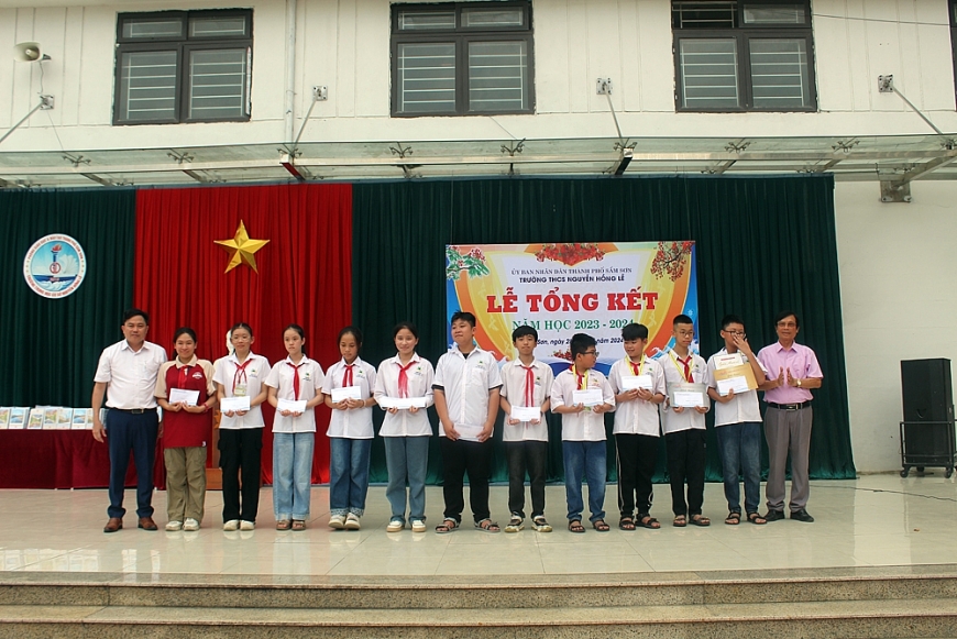 Ngôi trường của những ‘mùa vàng’