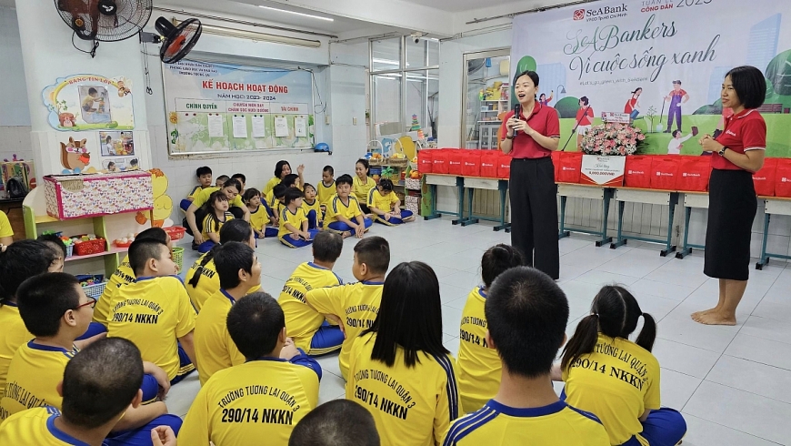  Là một trong các ngân hàng có bề dày trong xây dựng văn hóa doanh nghiệp, SeABank đặc biệt phát triển văn hóa giúp đỡ, hỗ trợ những hoàn cảnh yếu thế trong xã hội